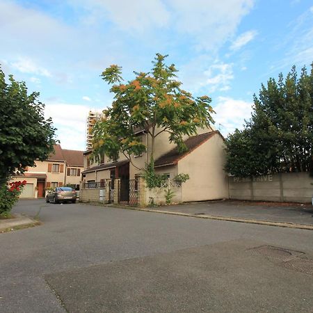 Parking Prive Gratuit - 15Mn Paris - Gare A Pied En 5Mn - Tout Equipee - Terrasse - Jardin - Stade De France - Casino D'Enghien - Hippodrome, Universite Épinay-sur-Seine Extérieur photo