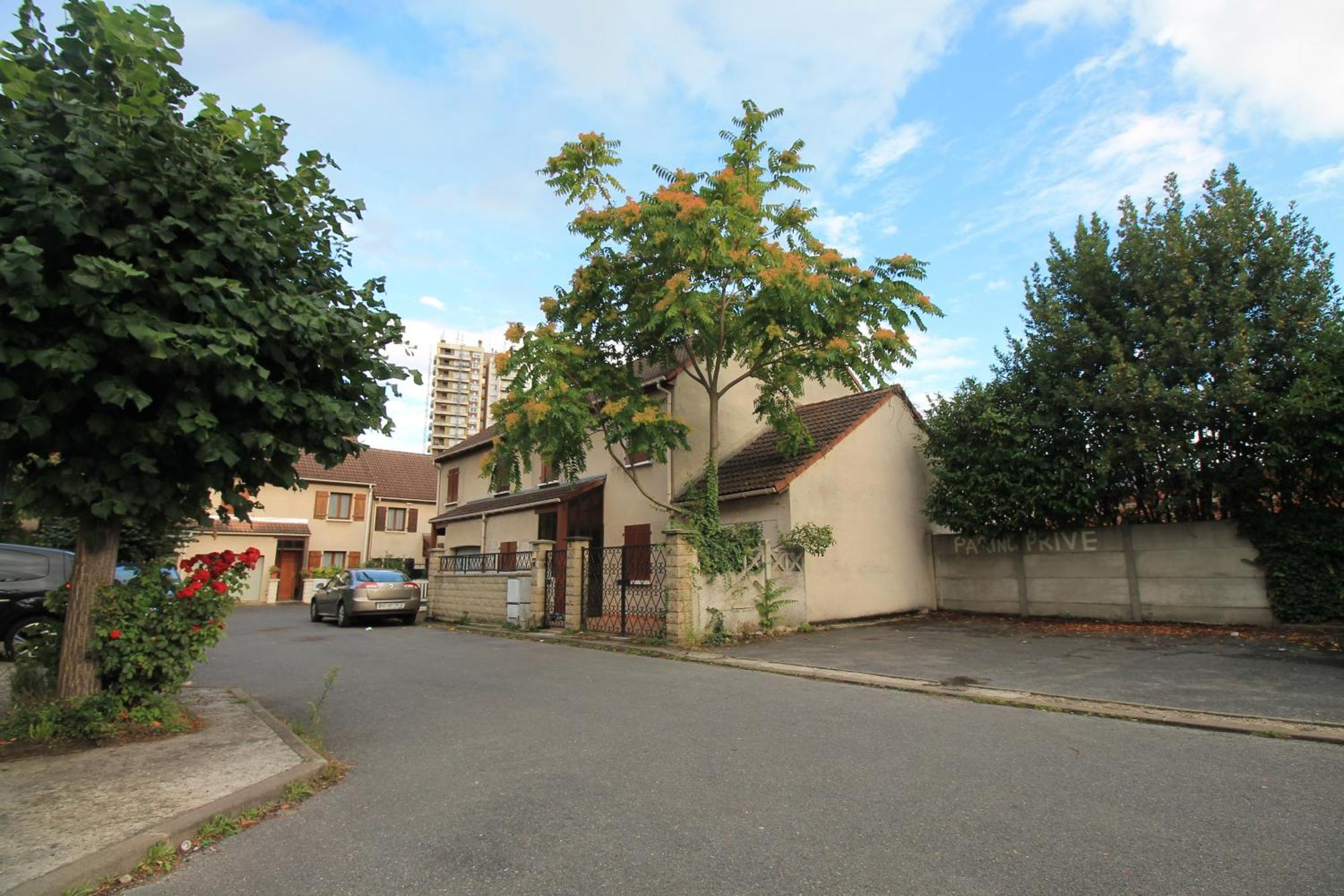 Parking Prive Gratuit - 15Mn Paris - Gare A Pied En 5Mn - Tout Equipee - Terrasse - Jardin - Stade De France - Casino D'Enghien - Hippodrome, Universite Épinay-sur-Seine Extérieur photo